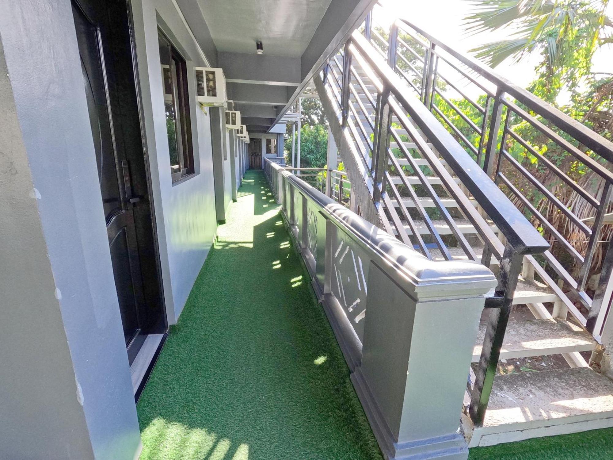 Lucky Tito Coron Dive Resort Exterior foto